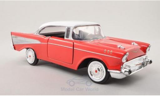 Chevrolet Bel Air 1957 1/24 Motormax Hardtop rosso/bianco 1957 modellino in miniatura