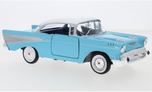 Chevrolet Bel Air 1/24 Motormax blu/bianco 1957 modellino in miniatura