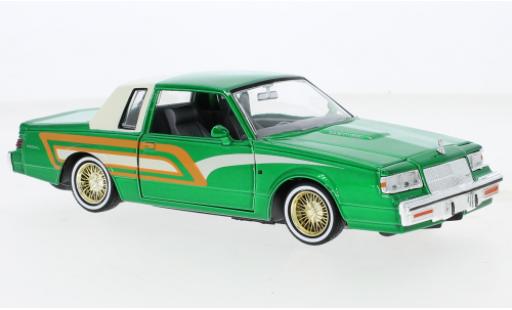 Buick Regal 1/24 Motormax metallise verde/Dekor 1987 modellino in miniatura