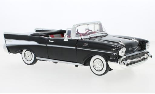 Chevrolet Bel Air 1/18 Motormax Convertibile nero/bianco James Bond 007 - Dr.No 1957 modellino in miniatura