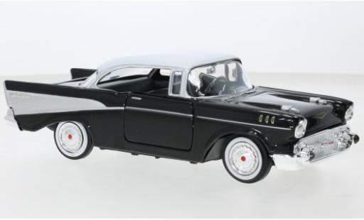Chevrolet Bel Air 1/24 Motormax Bel air Hardtop tuning nero/Décorer 1957 modellino in miniatura