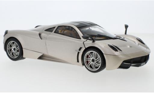 Pagani Huayra 1/18 Motormax gold modellino in miniatura