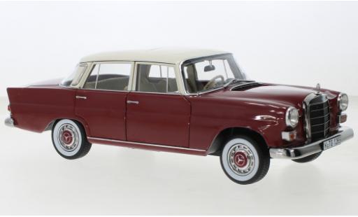 Mercedes CLA 1/18 Norev 200 (W110) rosso foncé/beige clair 1966 modellino in miniatura