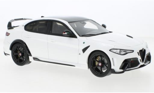 Alfa Romeo Giulia 1/18 Ottomobile GTAM bianco 2020 modellino in miniatura
