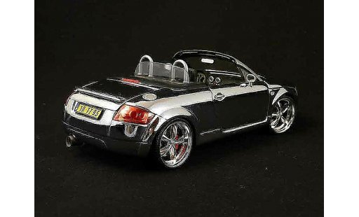 Audi TT roadster 1/18 Maisto shinning full chrome modellini auto