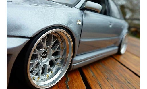 Audi S4 berline 1/18 Ut Models grigio jantes BBS 20 pouces modellini auto