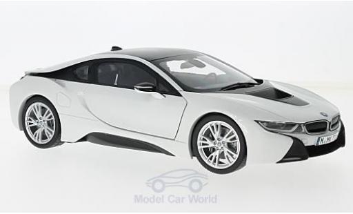 Bmw i8 1/18 Paragon metallico bianco/grigio modellino in miniatura