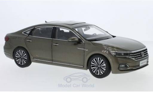 Volkswagen Passat 1/18 Paudi metallico grigio 2019 modellino in miniatura