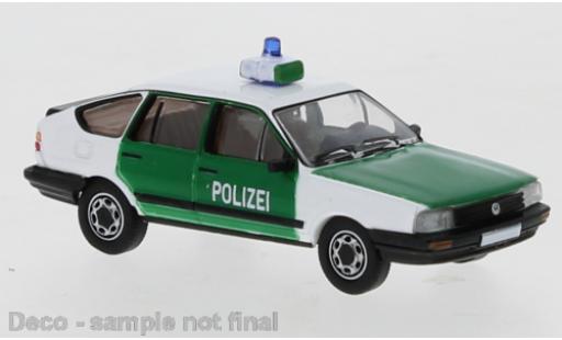 Volkswagen Passat 1/87 PCX87 B2 bianco/verde Polizei 1985 modellino in miniatura