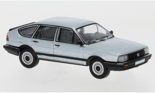 Volkswagen Passat 1/87 PCX87 B2 grigio 1985 modellino in miniatura