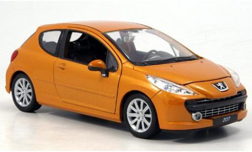 Peugeot 207 1/24 Welly orange 1:24 modellino in miniatura