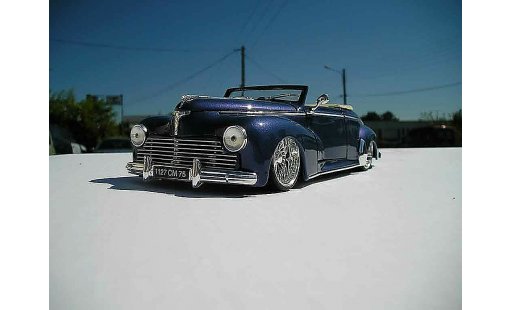 Peugeot 203 cabriolet 1/18 Solido 1954 blu metalise jantes low riders modellini auto