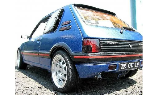 Peugeot 205 GTI 1/18 Solido 1.9 Bleu Miami blu miami modellini auto