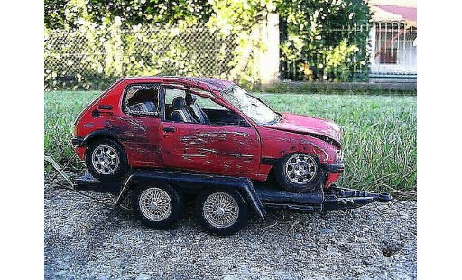 Peugeot 205 GTI 1/18 Solido 1.9 Rouge Vallelunga rosso accidentee modellini auto