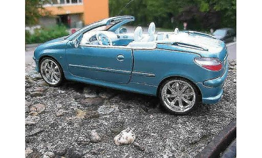 Peugeot 206 CC 1/18 Solido blu jantes chromees modellini auto