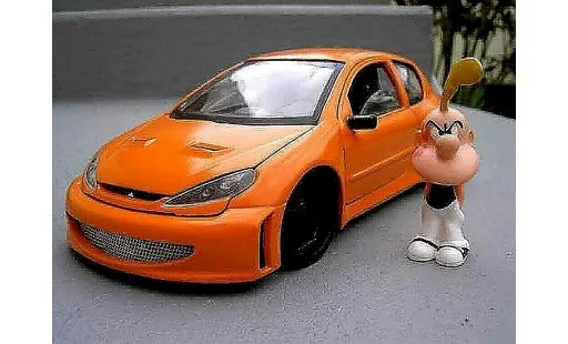 Peugeot 206 WRC 1/18 Solido street racing orange modellini auto
