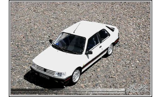 Peugeot 309 GTI 16 1/18 Ottomobile soupapes bianco modellini auto