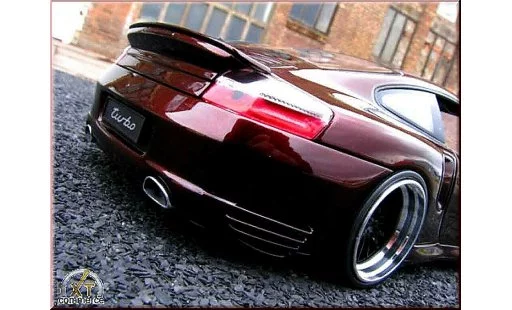 Porsche 911 Turbo 1/18 Autoart peinture cameleon et jantes 20 pouces modellini auto