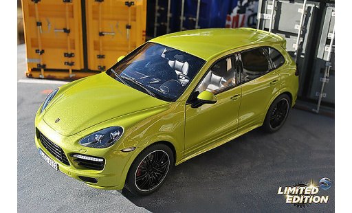 Porsche Cayenne GTS 1/18 GT Spirit verde modellini auto
