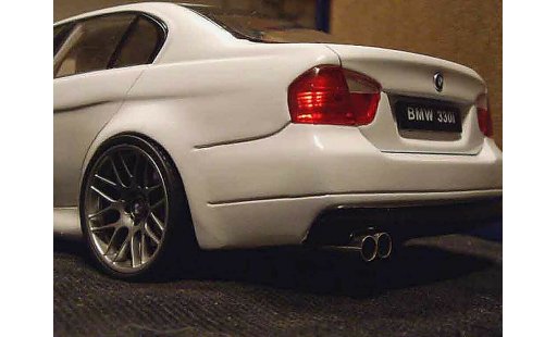 Bmw 330 tuning 1/18 Welly E90 jantes csl ligne echappement modellini auto