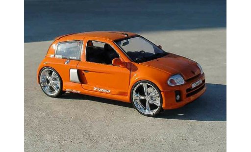 Renault Clio V6 1/18 Universal Hobbies orange modellini auto