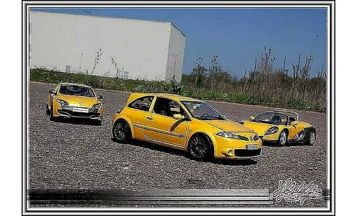 Renault Megane Sport 1/18 Burago rs giallo siryus modellini auto
