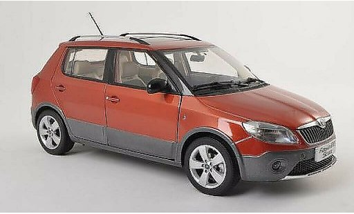 Skoda Fabia Scout 1/18 Paudi rosso 2012 modellini auto
