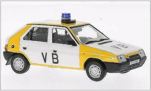 Skoda Favorit Livree Officielle 1/43 Abrex 136L VB vyroci Sametove revoluce giallo/bianco modellini auto