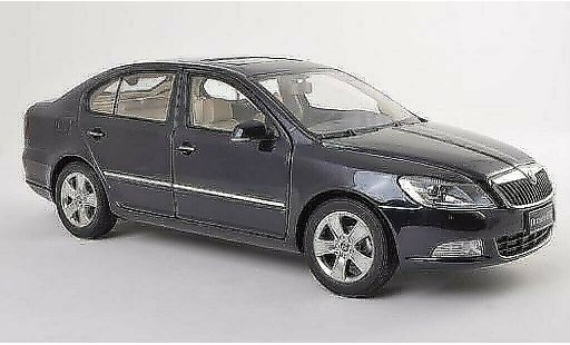 Skoda Octavia Base 1/18 Paudi blu 2010 modellini auto