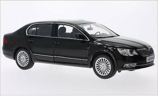 Skoda Superb Base 1/18 Paudi metallicoo marrone 2013 modellini auto