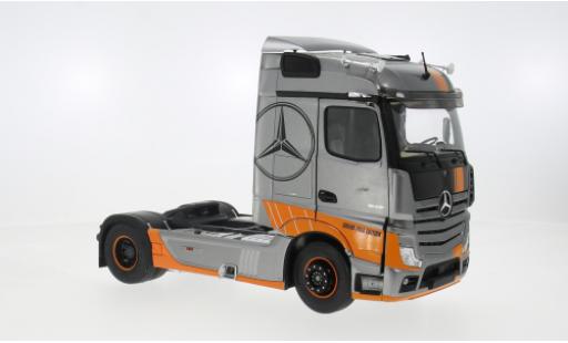 Mercedes Actros 1/24 Solido Grand Prix Edition silber 2019 1:24 modellino in miniatura