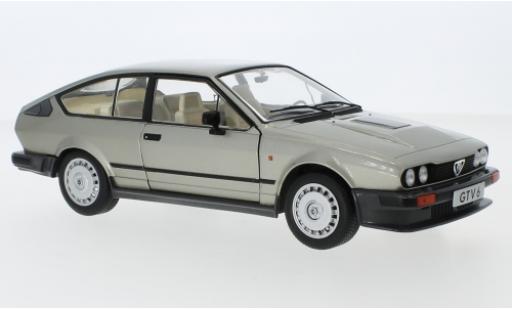 Alfa Romeo GT 1/18 Solido V6 metallico beige 1984 modellino in miniatura