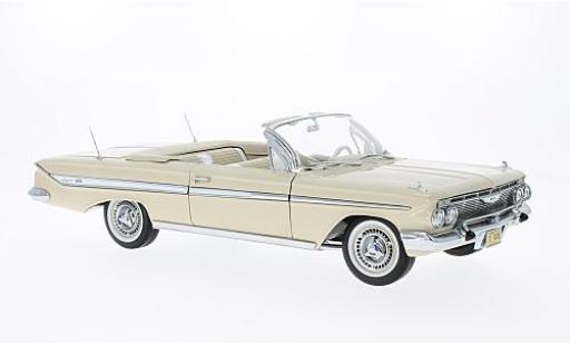 Chevrolet Impala 1/18 Sun Star Convertibile beige 1961 modellino in miniatura