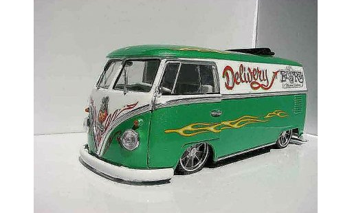 Volkswagen Combi Base 1/18 Welly tribute to ed roth combi rat fink revell modellini auto