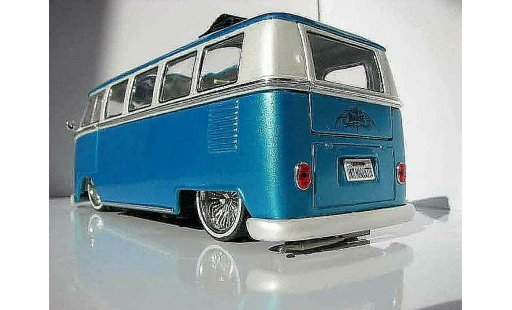 Volkswagen Combi Base 1/18 Welly low rider modellini auto