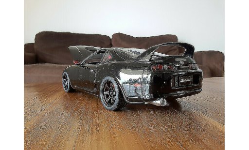 Toyota Supra Base 1/18 Kyosho nero jantes 18 pouces et disques de frein modellini auto