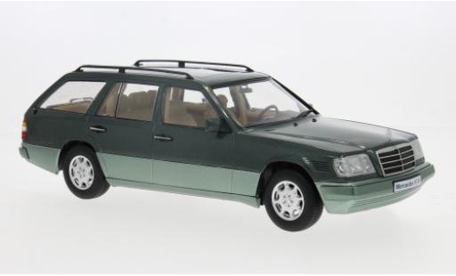 Mercedes Classe E 1/18 Triple 9 Collection T-Modell (S124) grün 1995 1:18 modellino in miniatura