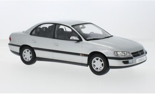 Opel Omega 1/18 Triple 9 Collection B silber 1996 1:18 modellino in miniatura