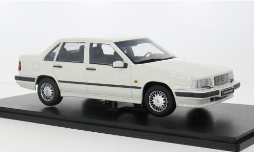 Volvo 850 1/18 Triple 9 Collection weiss 1993 1:18 modellino in miniatura