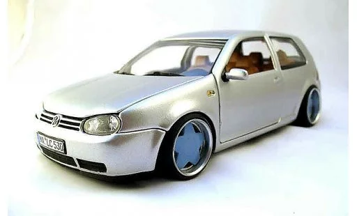 Volkswagen Golf GTI 1/18 Revell german look jantes borbet tipoe a modellini auto