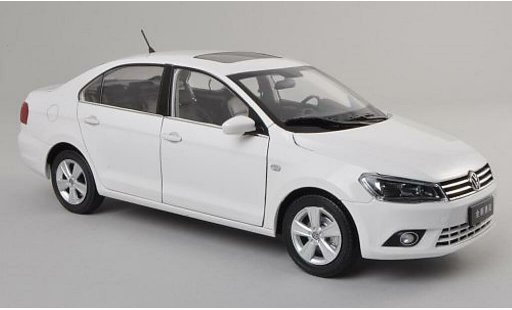 Volkswagen Jetta Base 1/18 Paudi bianco 2012 modellini auto