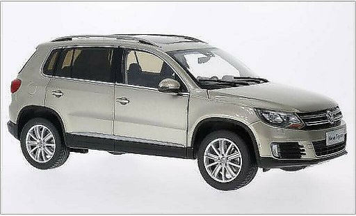 Volkswagen Tiguan Base 1/18 Paudi metallicoo beige 2013 modellini auto