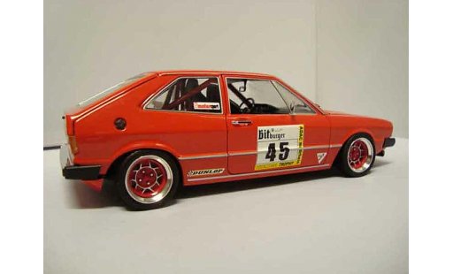Volkswagen Scirocco GTI 1/18 Revell preparation racing modellini auto