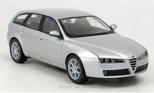 Alfa Romeo 159 1/24 Welly Sportwagon grigio modellino in miniatura