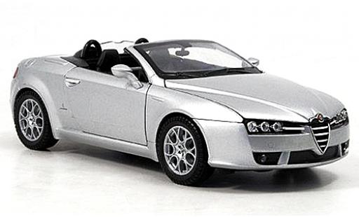 Alfa Romeo Spider 1/24 Welly silber 1:24 modellino in miniatura