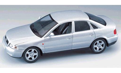 Audi A4 1/24 Welly silber 1:24 modellino in miniatura