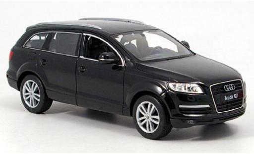 Audi Q7 1/24 Welly schwarz 1:24 modellino in miniatura