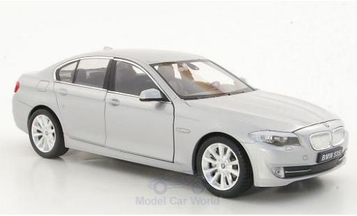 Bmw 535 1/24 Welly i (F10) grigio ohne Vitrine modellino in miniatura