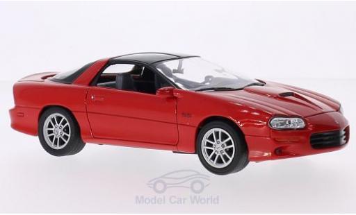 Chevrolet Camaro SS 1/24 Welly SS rosso 2002 modellino in miniatura