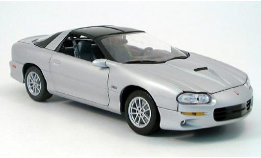 Chevrolet Camaro 1/18 Welly SS silber 2002 1:18 modellino in miniatura